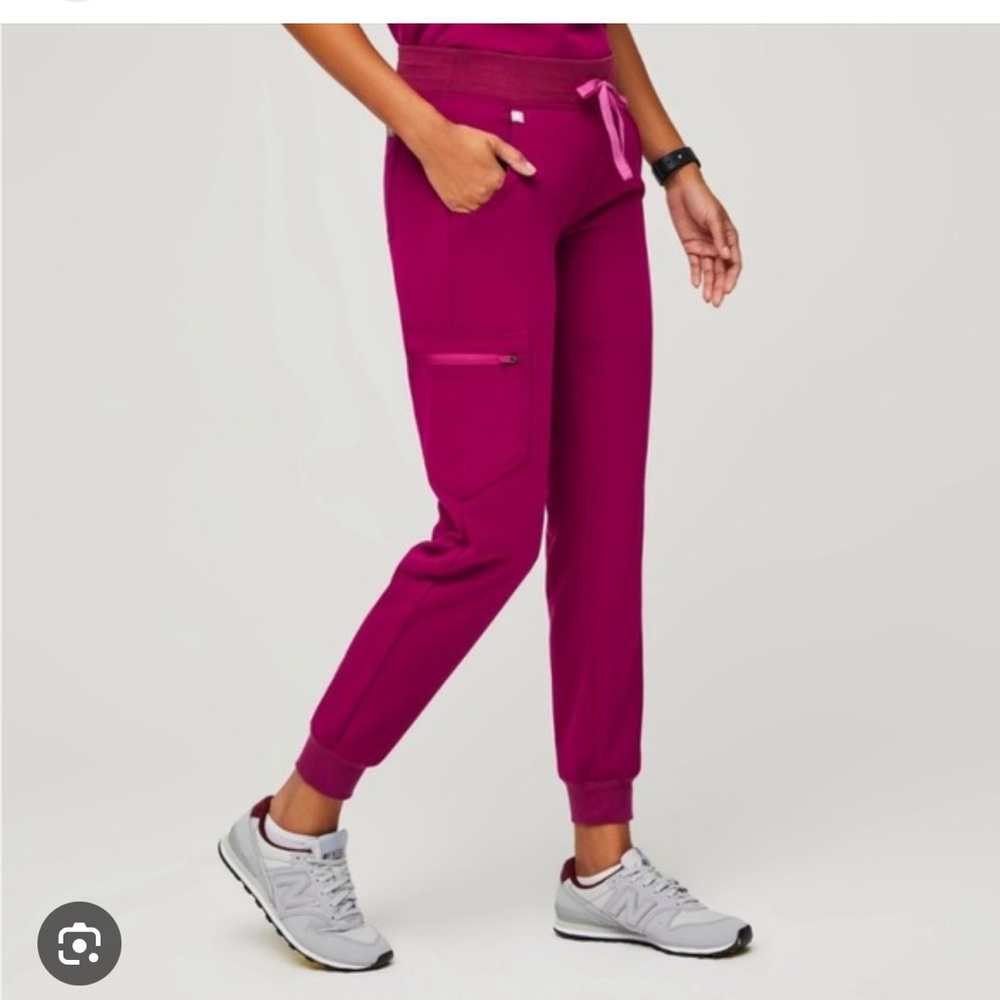 Figs dark magenta Zamora joggers size large petite